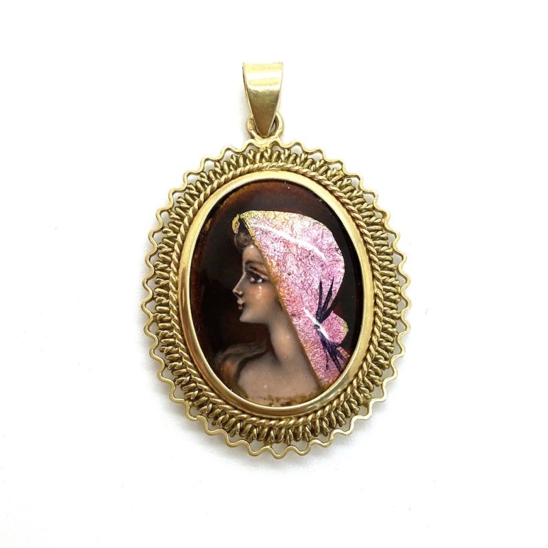 Gouden hanger met Limoges Emaille vrouw met roze sluier