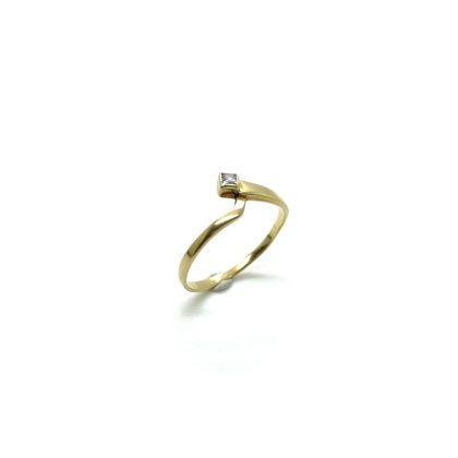 Vintage gouden fantasie ring met zirkonia steen.