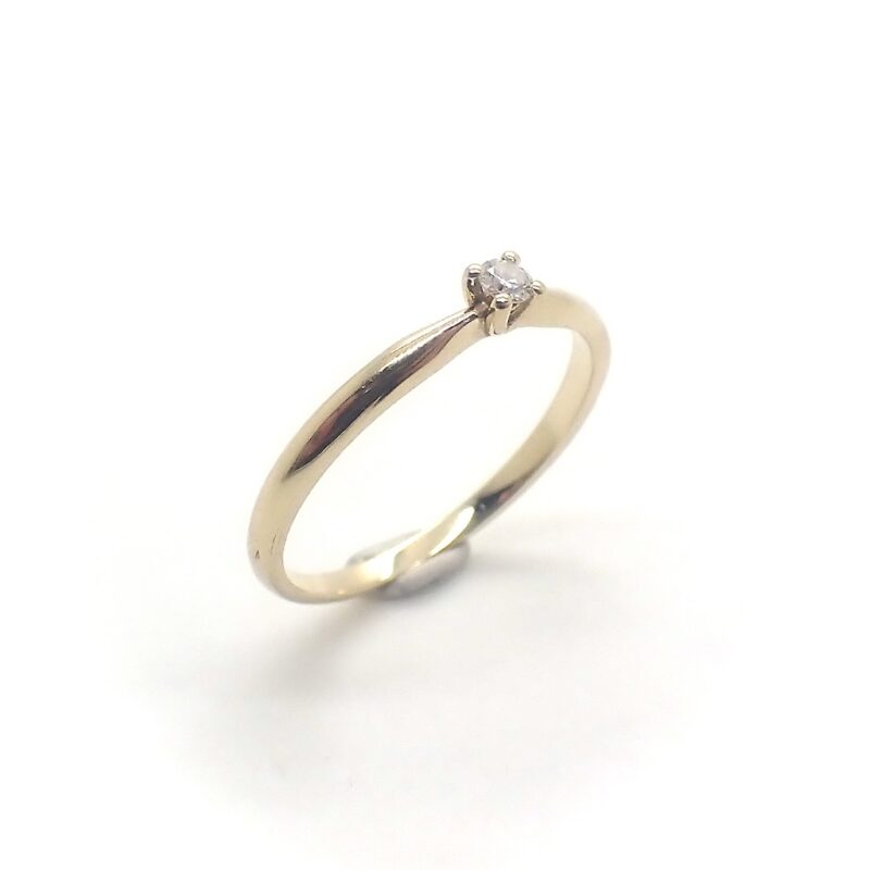 Gouden solitair ring gezet met diamant | 0,06 ct.